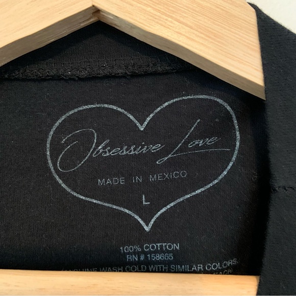 SOLD Graphic crop top - Picture 3 of 3